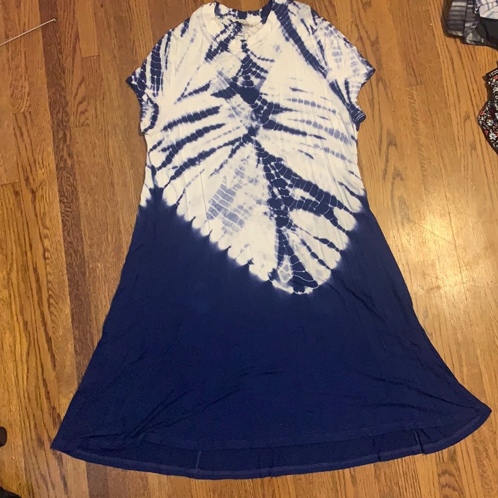 Navy and white short sleeve tie-dye dress